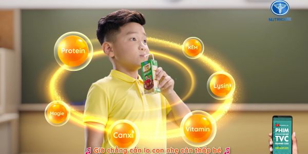 Hậu trường làm TVC phim quảng cáo sữa cho bé Nutricare 100 cùng cầu thủ Văn Hậu